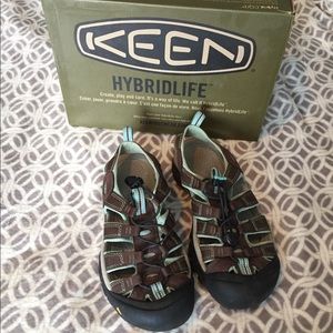 Women's Keen Hybridlife Hiking Shoe Size 8.